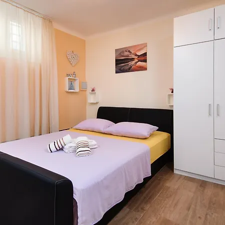 Πανσιόν Private Accommodation Milisa Σπλιτ